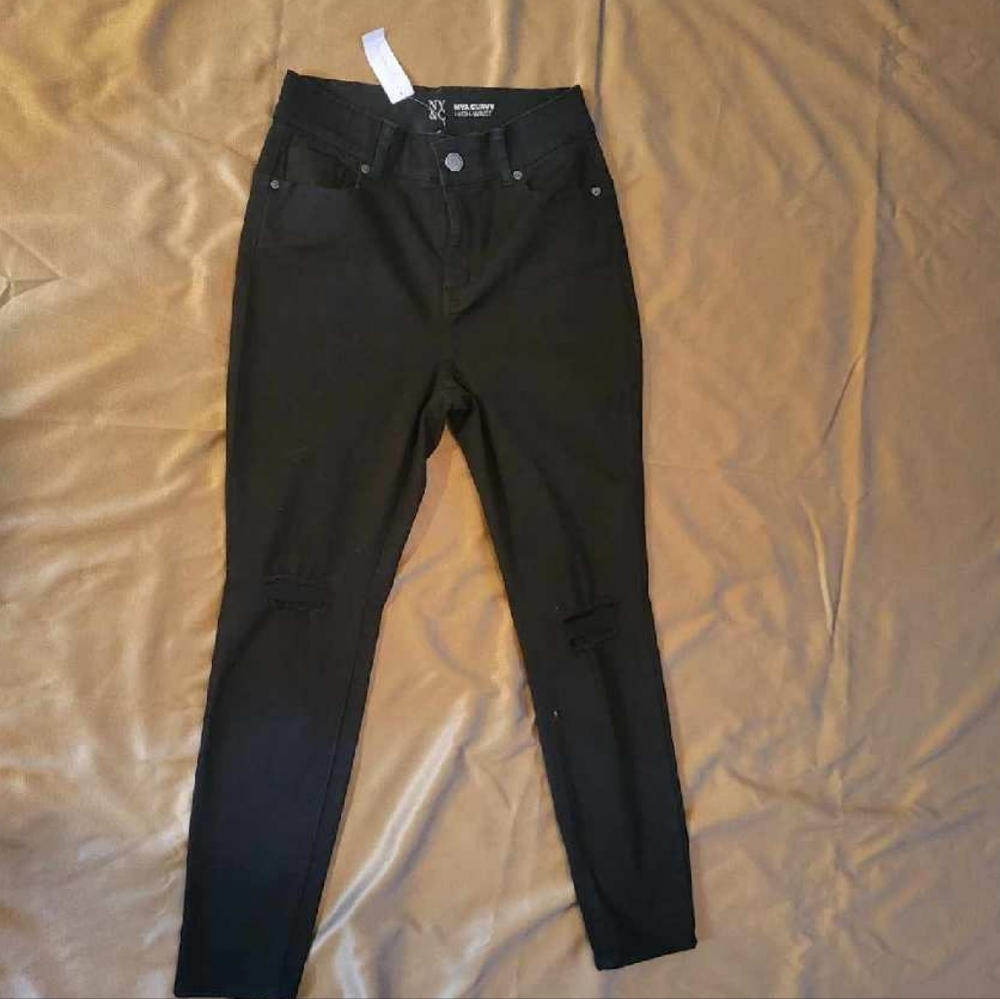 Black lightly disstressed New York and Company Jeans